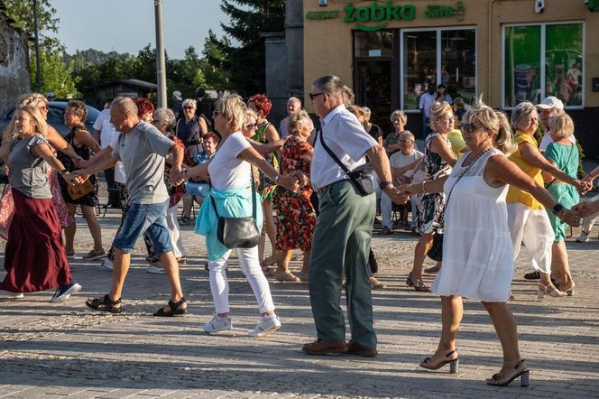 Starachowice i Międzypokoleniowa Potańcówka – Hit sezonu, który pokochali wszyscy
