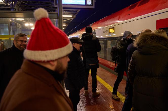 Dodatkowe pociągi ruszyły z Torunia do Czernikowa