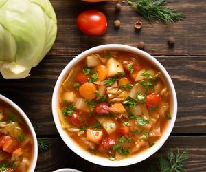 Zupa z kapusty białej z pomidorami - zdrowa i dietetyczna 