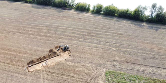 Wyjątkowe odkrycie w Chrystkowie archeolodzy początkowo woleli trzymać w tajemnicy. To domostwo sprzed 6 tysięcy lat! 