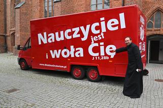 Kiedyś sklep na kółkach, teraz... mobilna kaplica! 