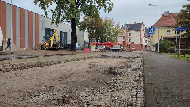 Postępy prac na ulicy Dąbrowskiego w Lesznie