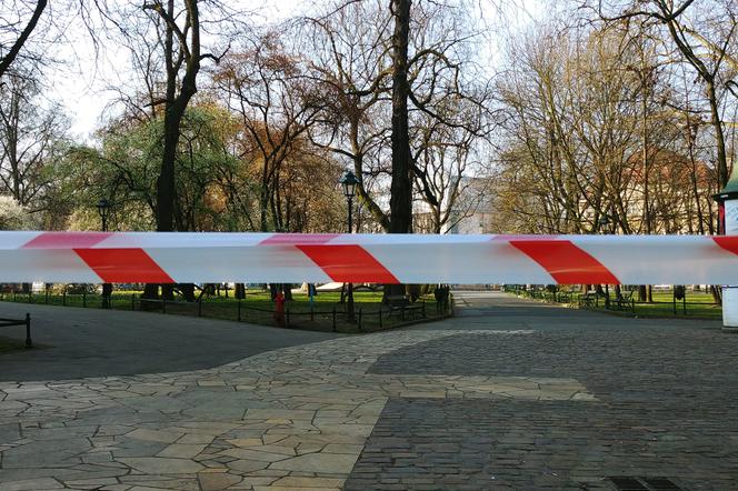 Planty w Krakowie zamknięte z powodu koronawirusa