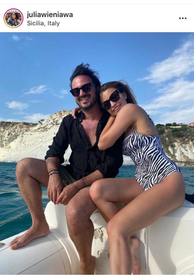 Julia Wieniawa  ćwiczy na mokro