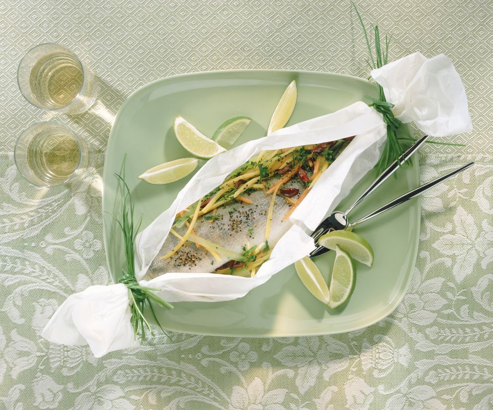 Pstrąg pieczony z masłem czosnkowym: przepis