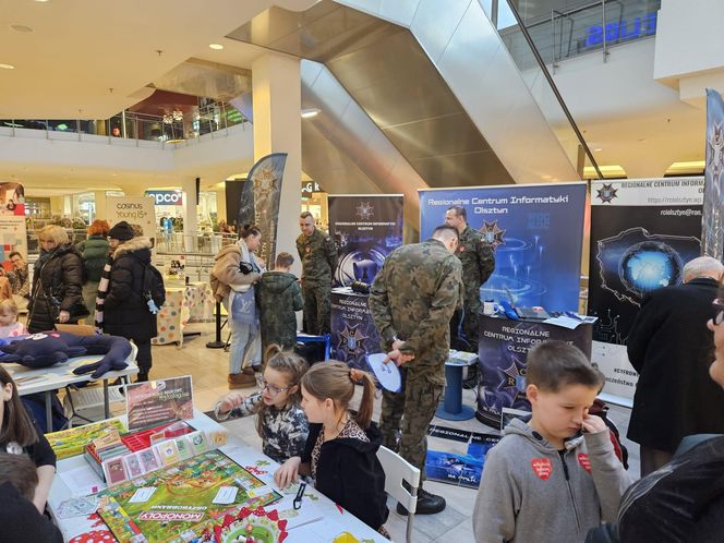 WOŚP w Olsztynie. Moc atrakcji w Centrum Handlowym Aura. Zobacz zdjęcia!