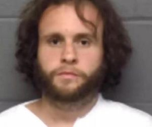 Zamordował ciężarną żonę, ranił córeczki, bo chciał syna