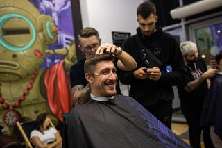 Siatkarze reprezentacji poszli do barbera