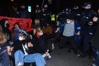 Manifestacja przed siedzibą MEN