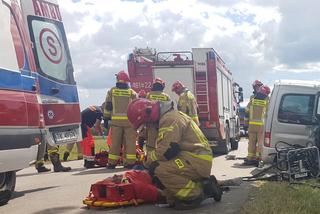 Potworny wypadek pod Lipskiem! Trzech mężczyzn uwięzionych w rozbitym citroenie [ZDJĘCIA]