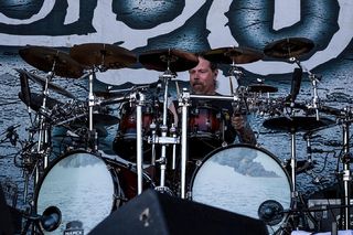 Chris Adler wspomina odejście z Lamb of God. Od tamtej pory nie rozmawiał ze swoim bratem, który jest gitarzystą tego zespołu 