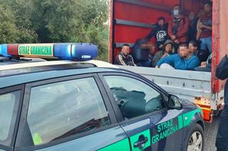 Kolejna próba przekroczenia granic! 36 Syryjczyków w ciężarówce