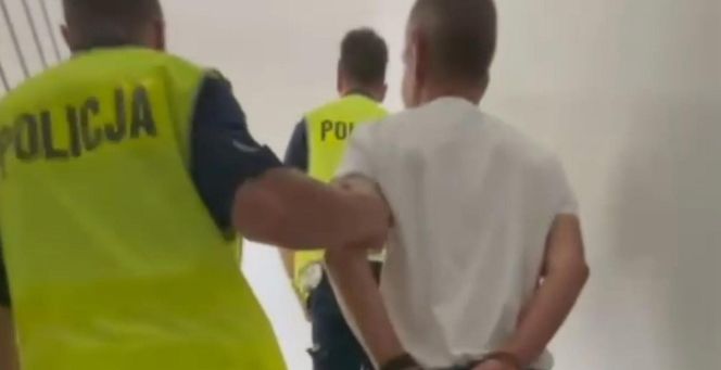 Policja pokazuje dramatyczna nagranie z pijanym kierowcą. 49-latek siał postrach na drogach Piaseczna