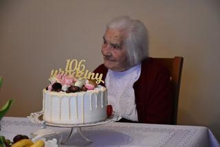 NIESAMOWITE! Pani Karolina żyje już 106 lat! Zdradziła receptę na długowieczność [ZDJĘCIA]