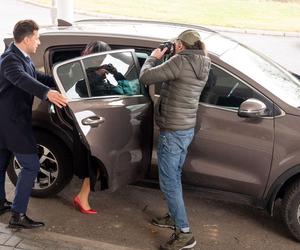 Barwy szczęścia, odcinek 2657: Klara (Olga Jankowska),  Modrzycki (Piotr Ligenza), Bartosz (Artur Bocheński)