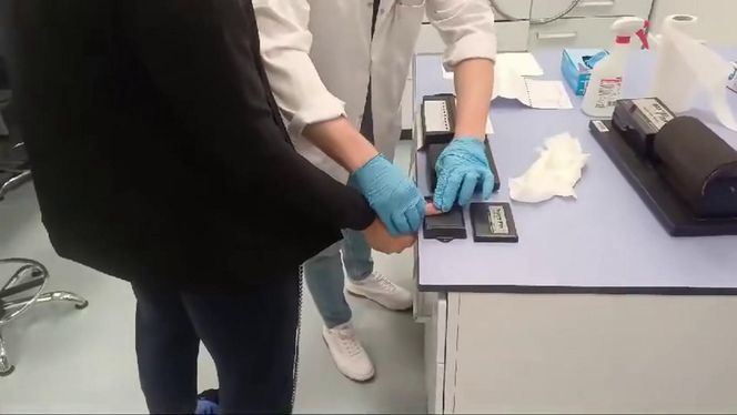 Wjechali autem do jubilera, a potem uciekli z łupem! Jest nagranie z napadu