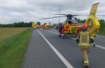 Wypadek busa i osobówki pod Łęczycą. Kilkanaście osób poszkodowanych [ZDJĘCIA]