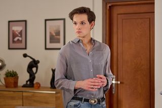 Anka zacznie rodzić, a Julka skorzysta z okazji i wymknie się na imprezę, gdzie upije się niemal do nieprzytomności.