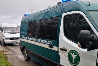 Bez ważnego przeglądu i z nadmiarem pasażerów. ITD zatrzymało nieuczciwego kierowcę autobusu