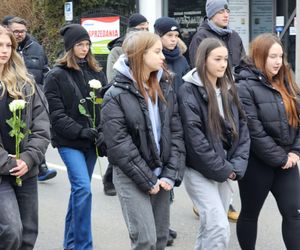 Marsz ku pamięci tragicznie zmarłego Wojtka w Piotrkowie Tryb.