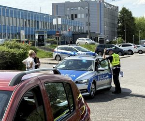 Kolizja na szpitalnym parkingu w Warszawie. Alkomat oszalał! Kierująca miała prawie 4 promile 
