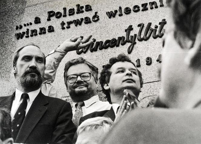 Adam Glapiński. Warszawa, 23.01.1993. Demonstracja pod pomnikiem Wincentego Witosa