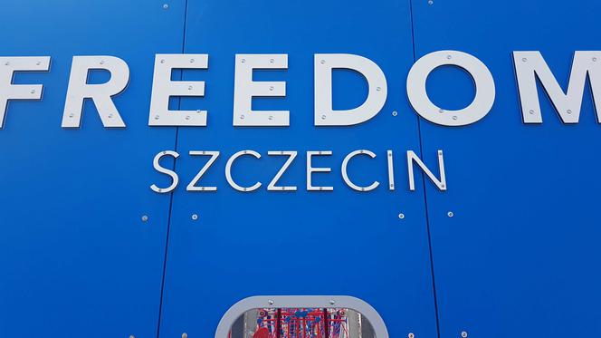 Olbrzymi statek "Freedom Szczecin" stanął w Parku Wolności