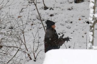 Donald Tusk na sankach z wnuczkami