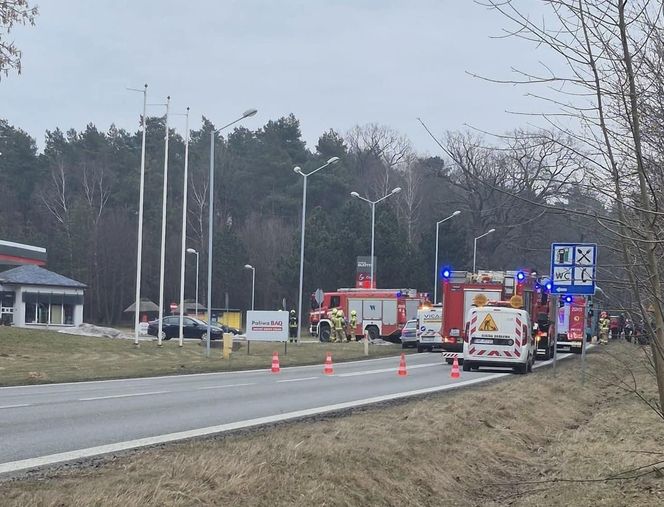 Autokar zderzył się z osobówką na DK46