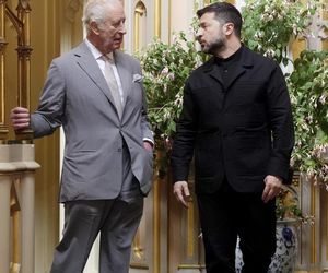 Tak Zełenski prezentuje się na salonach. Wszystkie stroje prezydenta Ukrainy