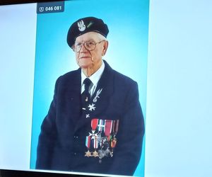 Wojenne pamiatki po Antonim Firleju w Muzuem Okręgowym w Lesznie. Był żołnierzem Dywizji Generała Maczka