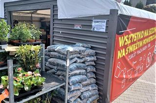   Biedronka otwiera letnie namioty