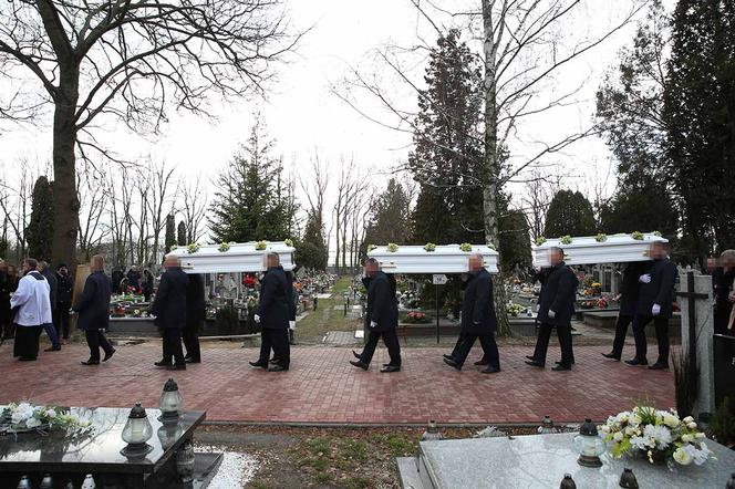 Pogrzeb na cmentarzu ofiar tragedii w Bukowinie Tatrzańskiej