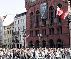 Rocznica pogrzebu Lecha i Marii Kaczyńskich na Wawelu