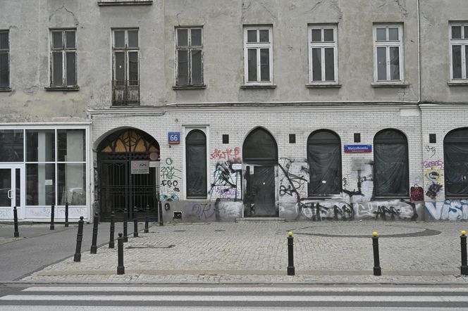 „To co robi miasto, to skandal”. Warszawa sprzedaje zabytkową kamienicę w centrum za grube miliony