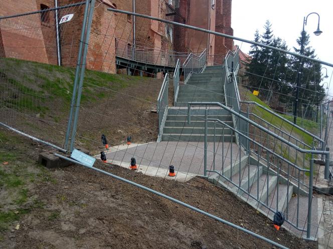 Schody do Muzeum Handlu WIślanego "Flis" w Grudziądzu