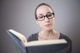Najbardziej opłacalne kierunki studiów w Łódzkiem. Tyle można zarobić rok po studiach 