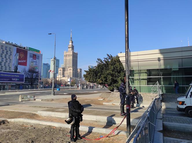 Marsz Niepodległości 2021. Ogromne siły policji w centrum miasta