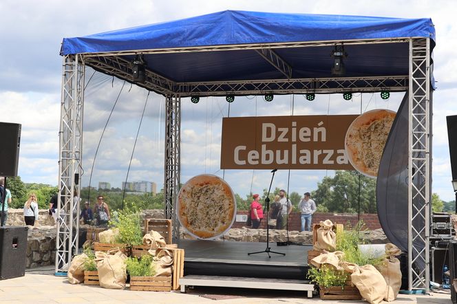 Dzień Cebularza 2025. Na pl. po Farze w Lublinie stanęło cebularzowe miasteczko