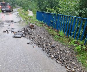 Zalane ulice i posesje. Trudna noc w gminie Goleszów w powiecie cieszyńskim