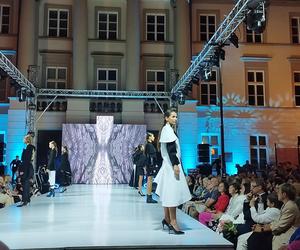 RADOM FASHION SHOW