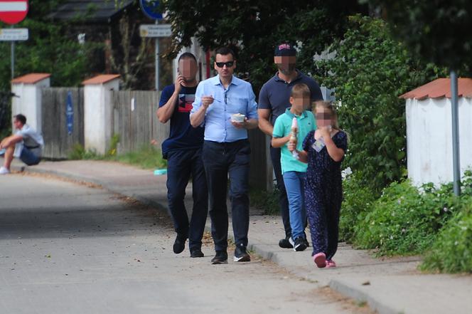 Zabrał dzieci na lody.