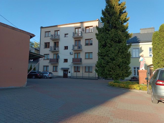 Ksiądz podejrzany o molestowanie nastolatek zatrzymany w Anglii