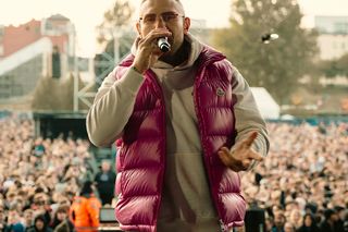 Uwaga, wrócił Kierownik! KIZO zagra 7 koncertów