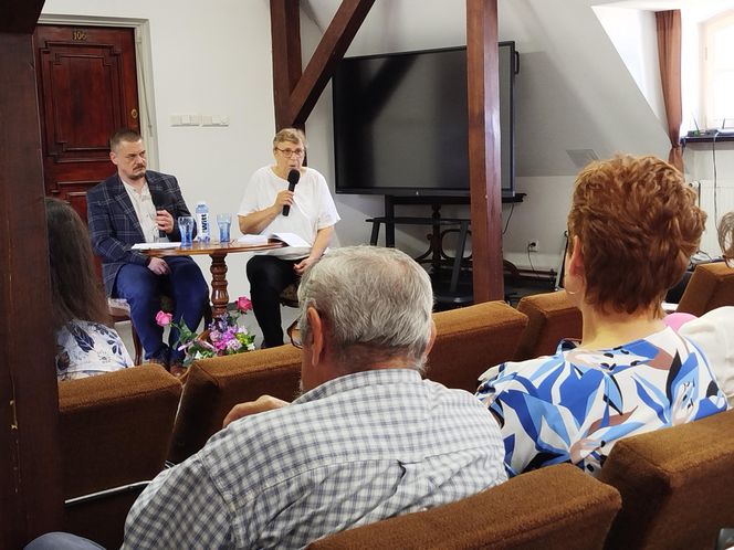 Uczestnicy wydarzenia mogli posłuchać o dotychczasowych dokonaniach literackich Renaty Chojeckiej