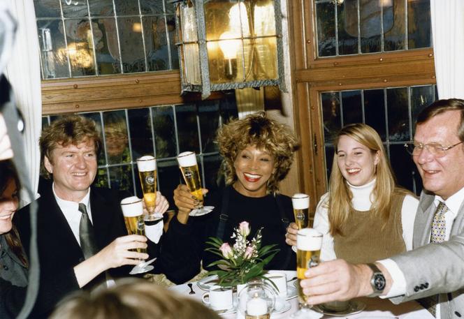 Tina Turner kończy kariere! Zobacz jak zmieniała się przez lata