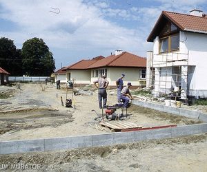 Skutki finansowe podziału nieruchomości na drogę publiczną. Czy możemy ubiegać się o odszkodowanie?