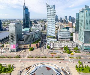Skyline Warszawy z drona, maj 2025