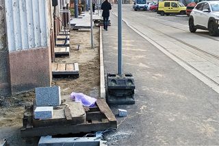 Chodnik dla szczupłych na ul. Dworcowej