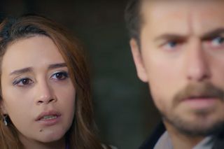 Dziewczyna zostanie porwana i dojdzie do strzelaniny. 